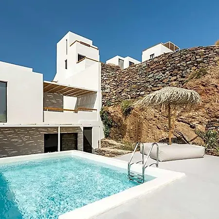 Aura Tinos